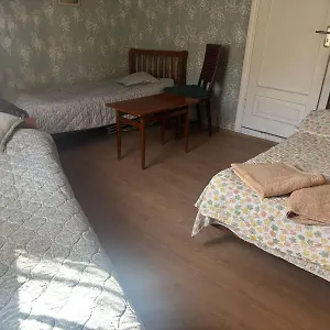 Хостел у тины